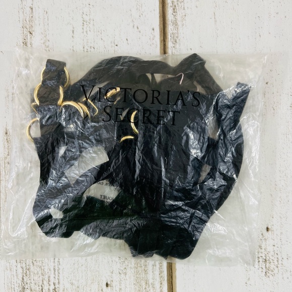 Large Victoria’s Secret Very Sexy Unlined Strappy Stretchy Balconette Bra - Picture 11 of 12